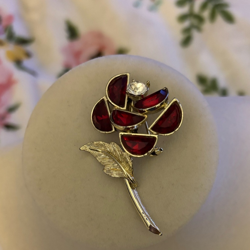 Rose gold/diamond costume jewelry brooche - Picture 1 of 4